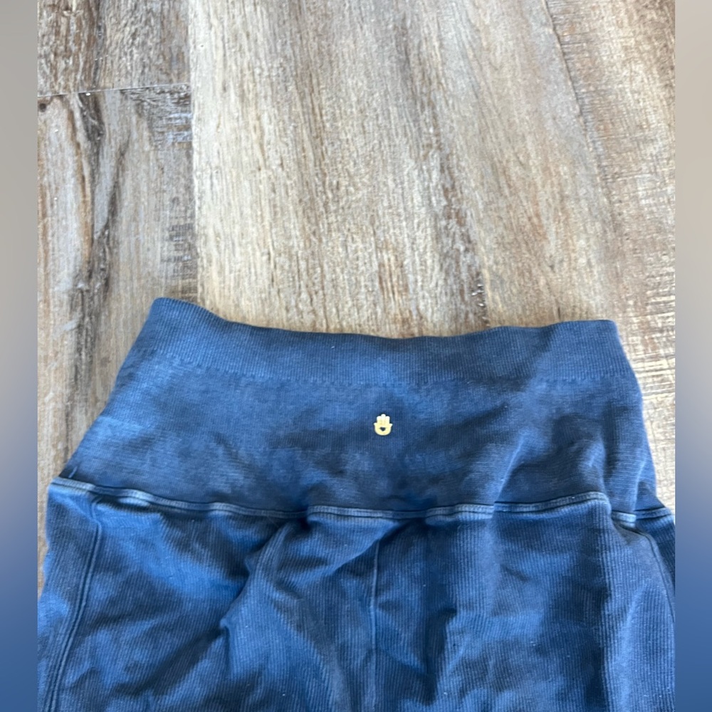 Size M/L Spirtual Gangster blue leggings with detailing on the side. - Picture 6 of 10